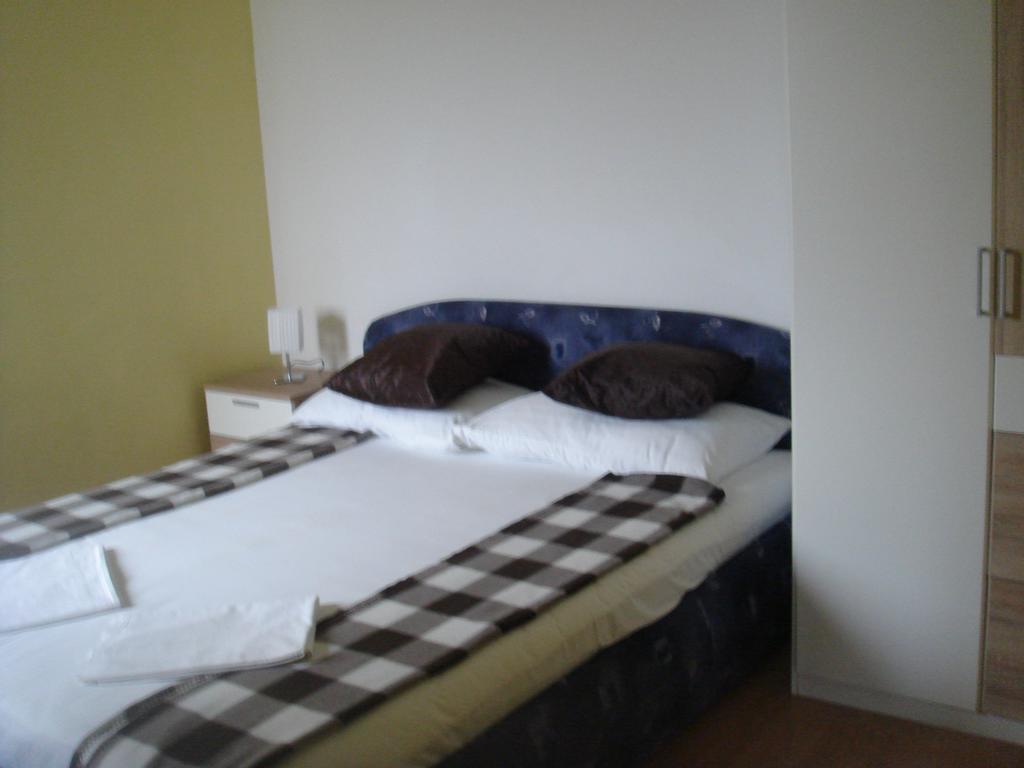 Aparthotel Pecic 그라다츠 외부 사진