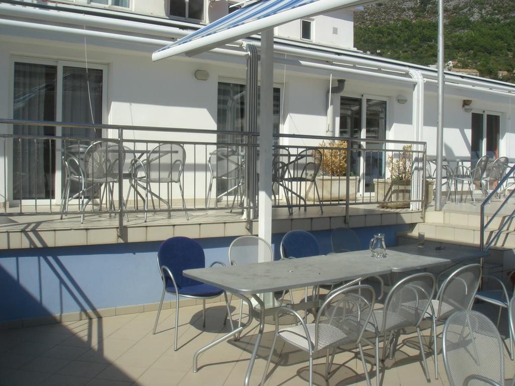Aparthotel Pecic 그라다츠 외부 사진