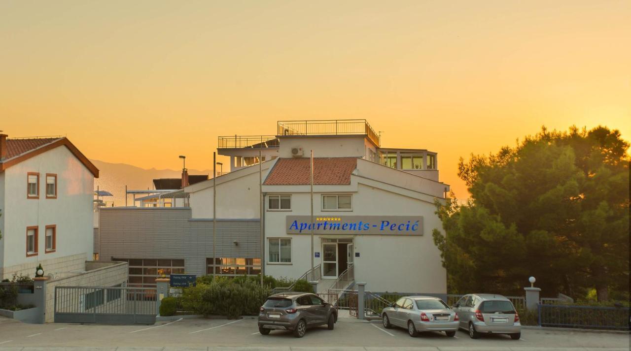 Aparthotel Pecic 그라다츠 외부 사진