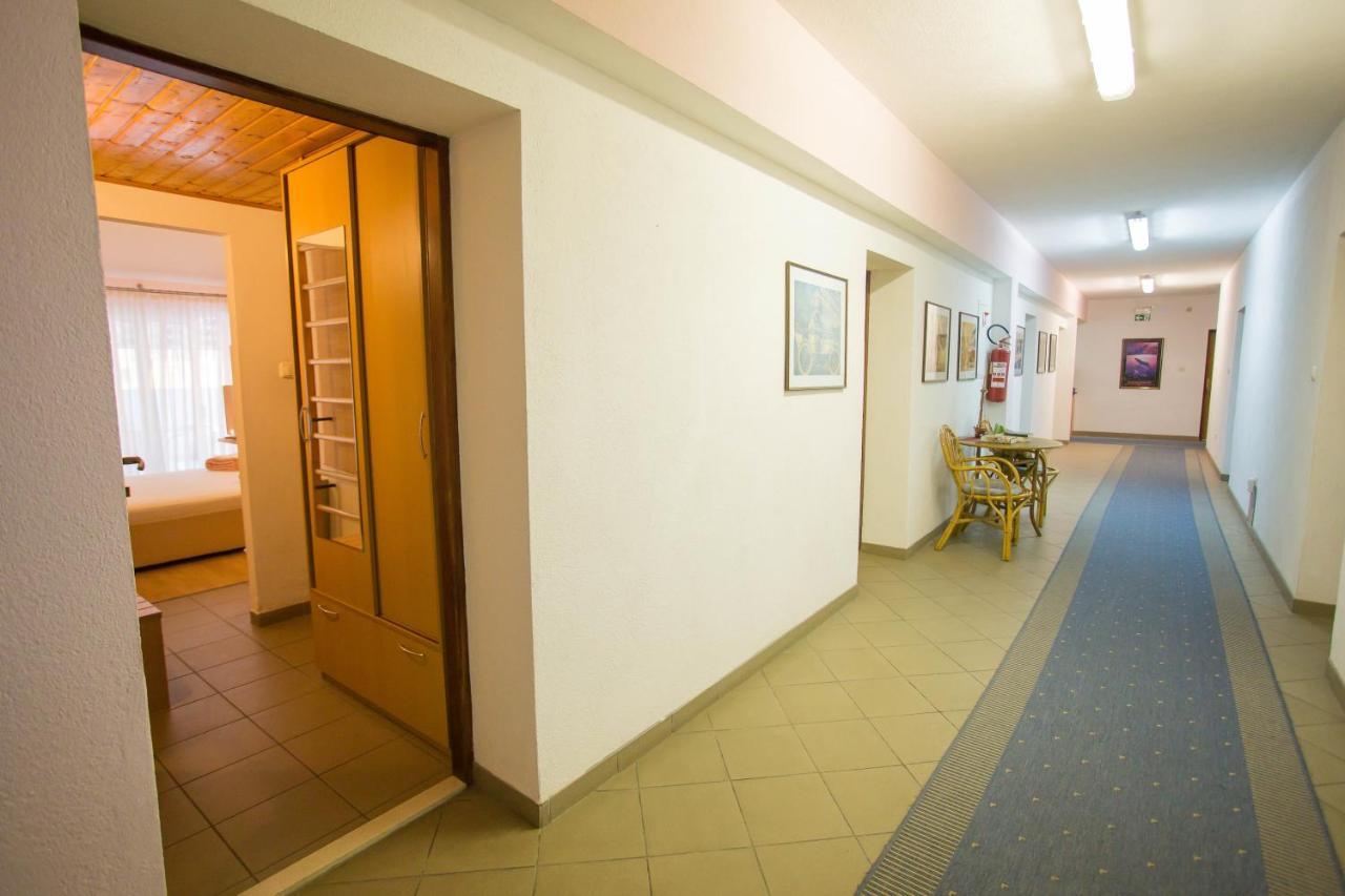 Aparthotel Pecic 그라다츠 외부 사진